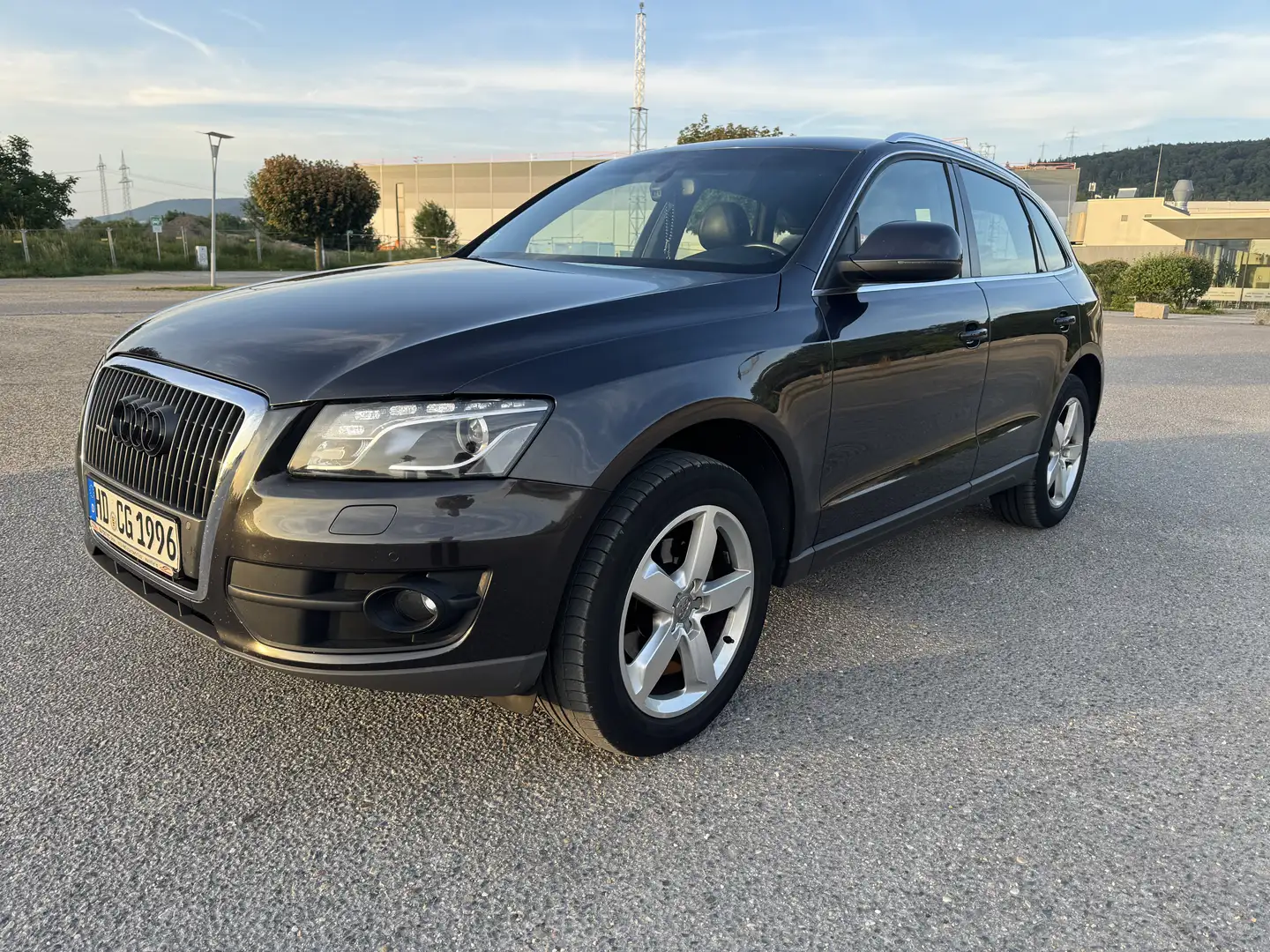 Audi Q5 2.0 TDI quattro Stronic Grau - 2