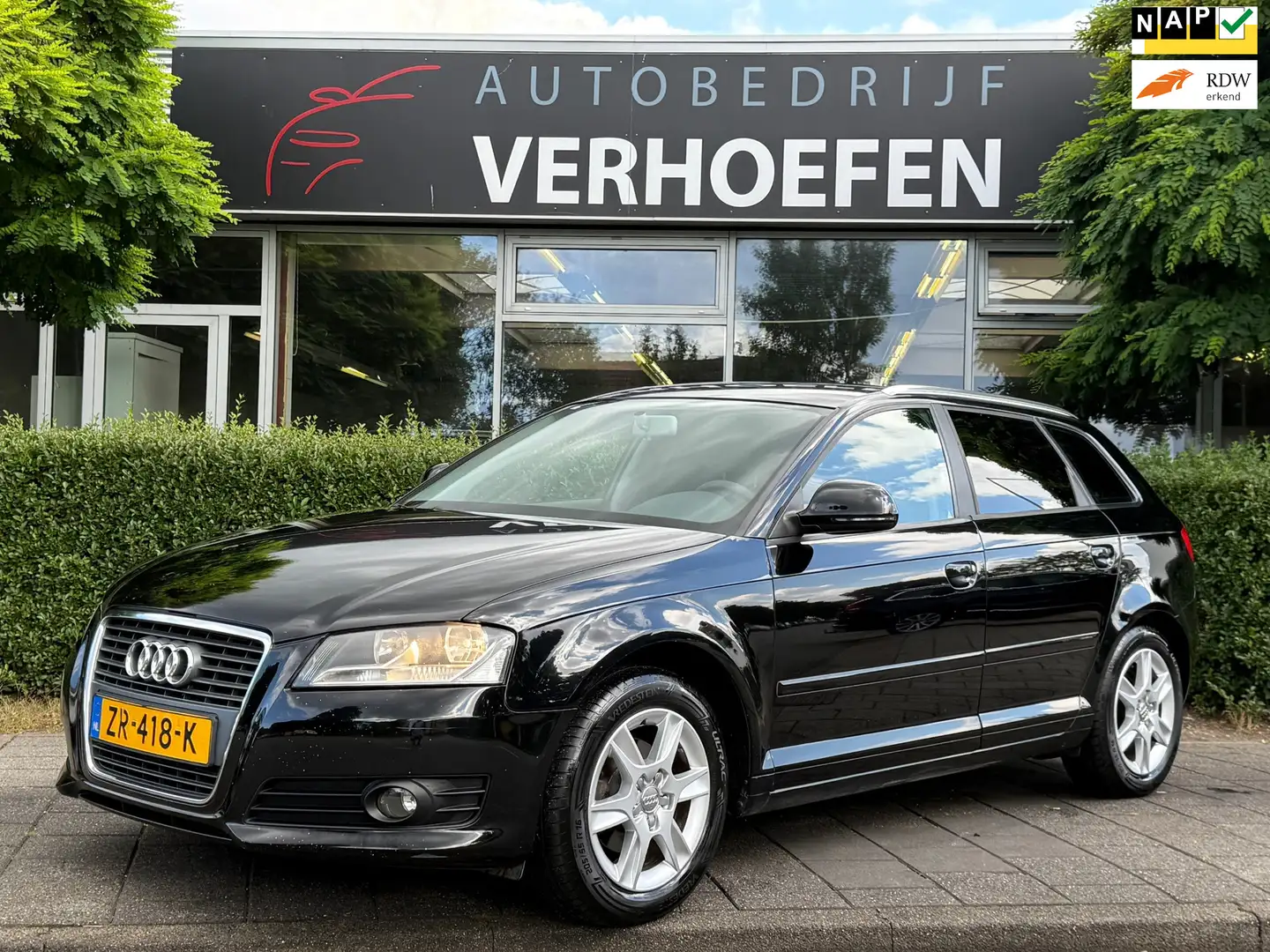 Audi A3 Sportback 1.6 Attraction Business Edition - AIRCO Noir - 1