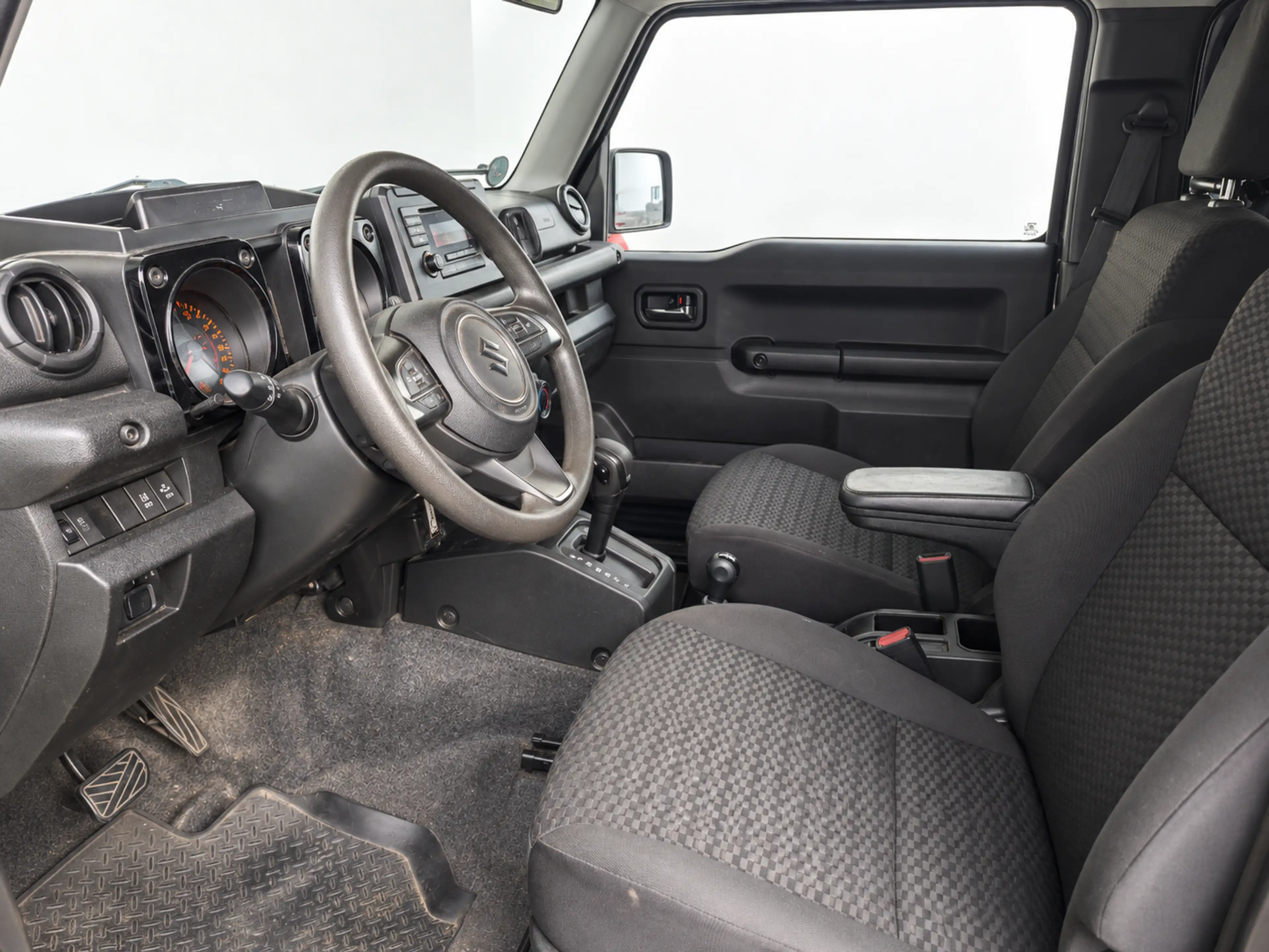 Suzuki Jimny 1.5 Allgrip Comfort — photo 6
