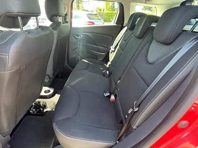 Renault Clio view 17