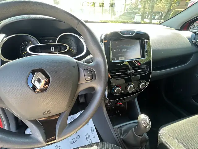 Renault Clio view 15