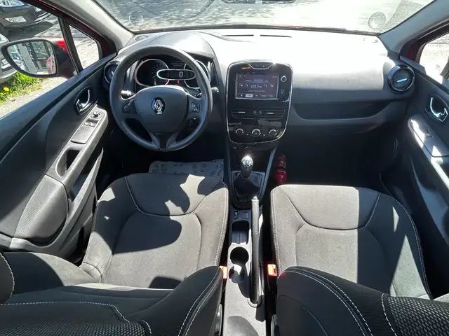 Renault Clio view 23