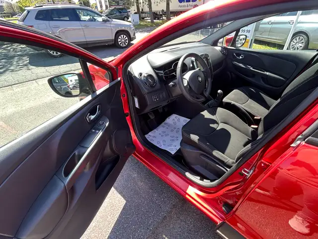 Renault Clio view 9