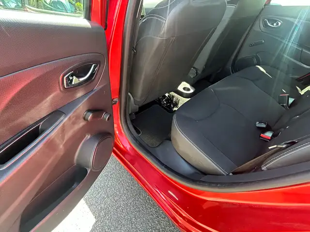 Renault Clio view 16