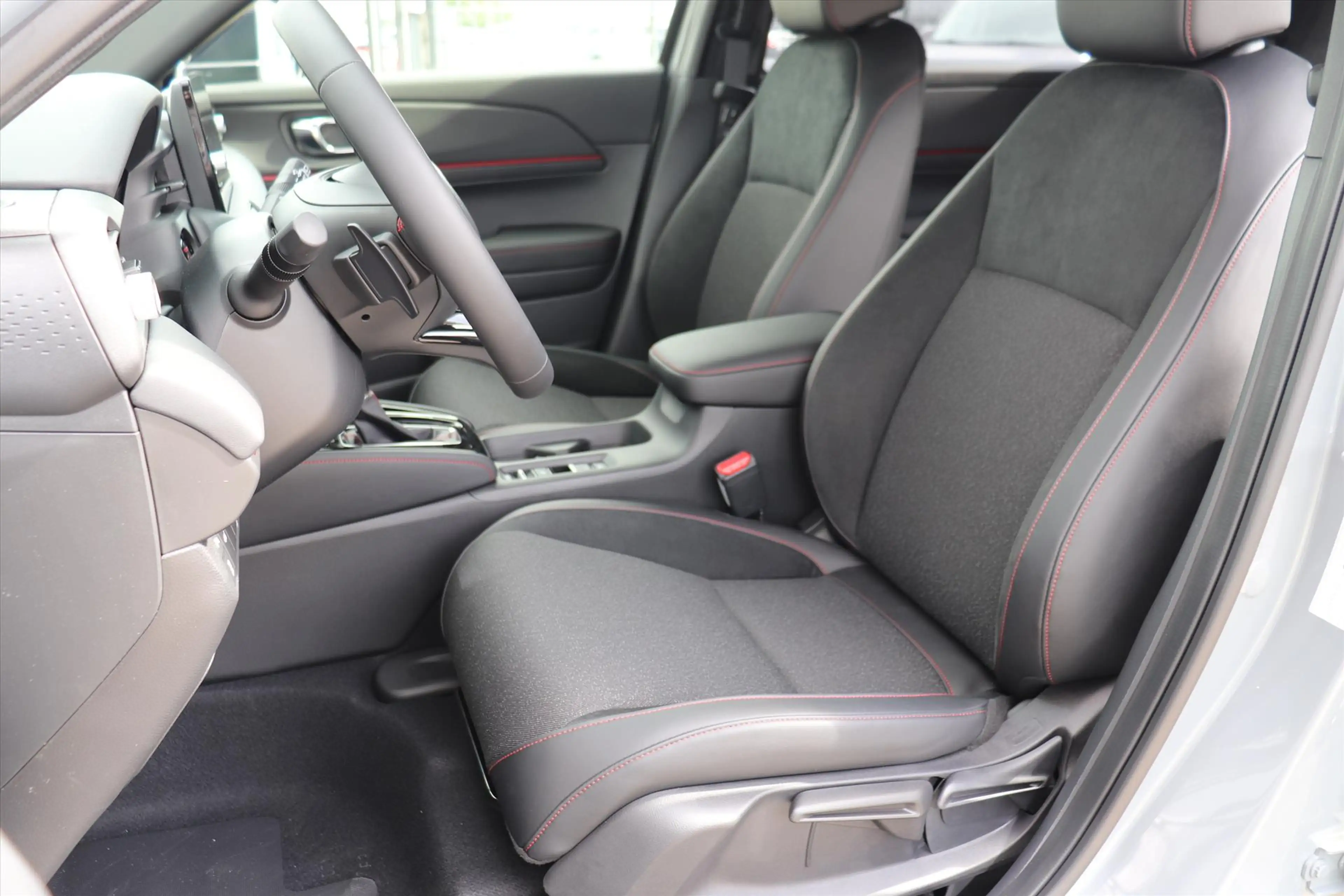 Honda HR-V 1.5 e:HEV i-MMD 131pk CVT Advance Sport — photo 14