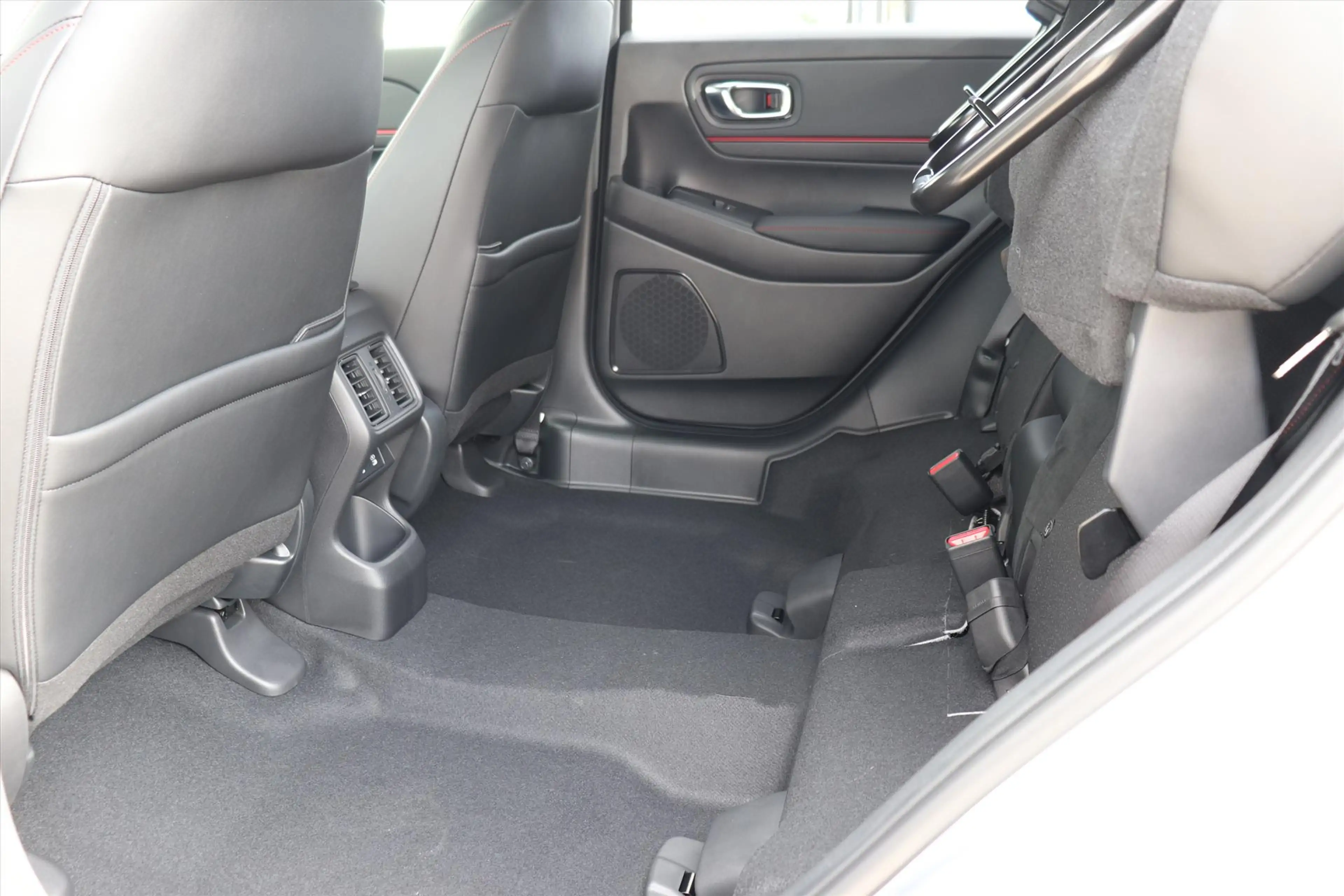 Honda HR-V 1.5 e:HEV i-MMD 131pk CVT Advance Sport — photo 15