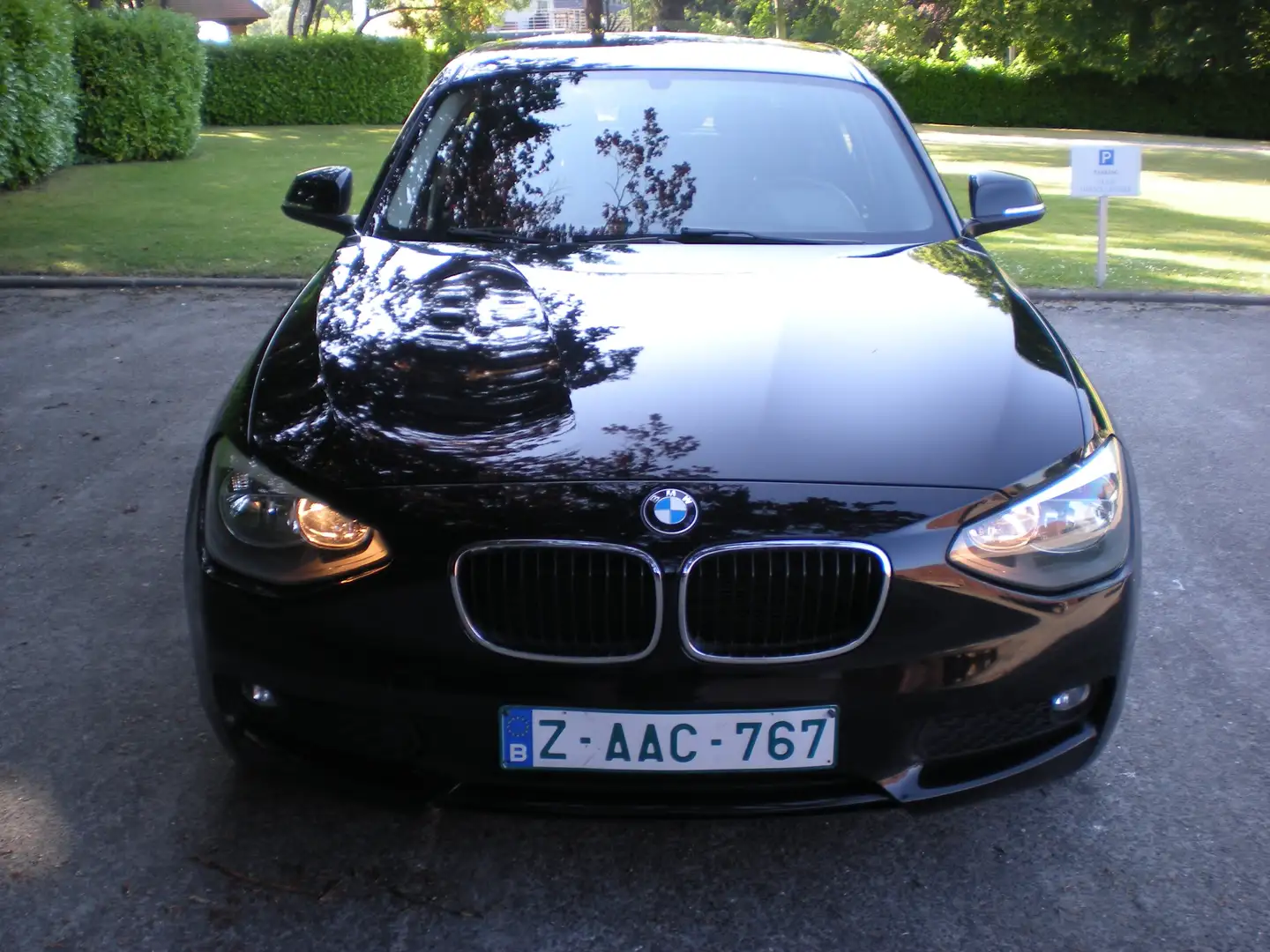BMW 114 114i Schwarz - 2