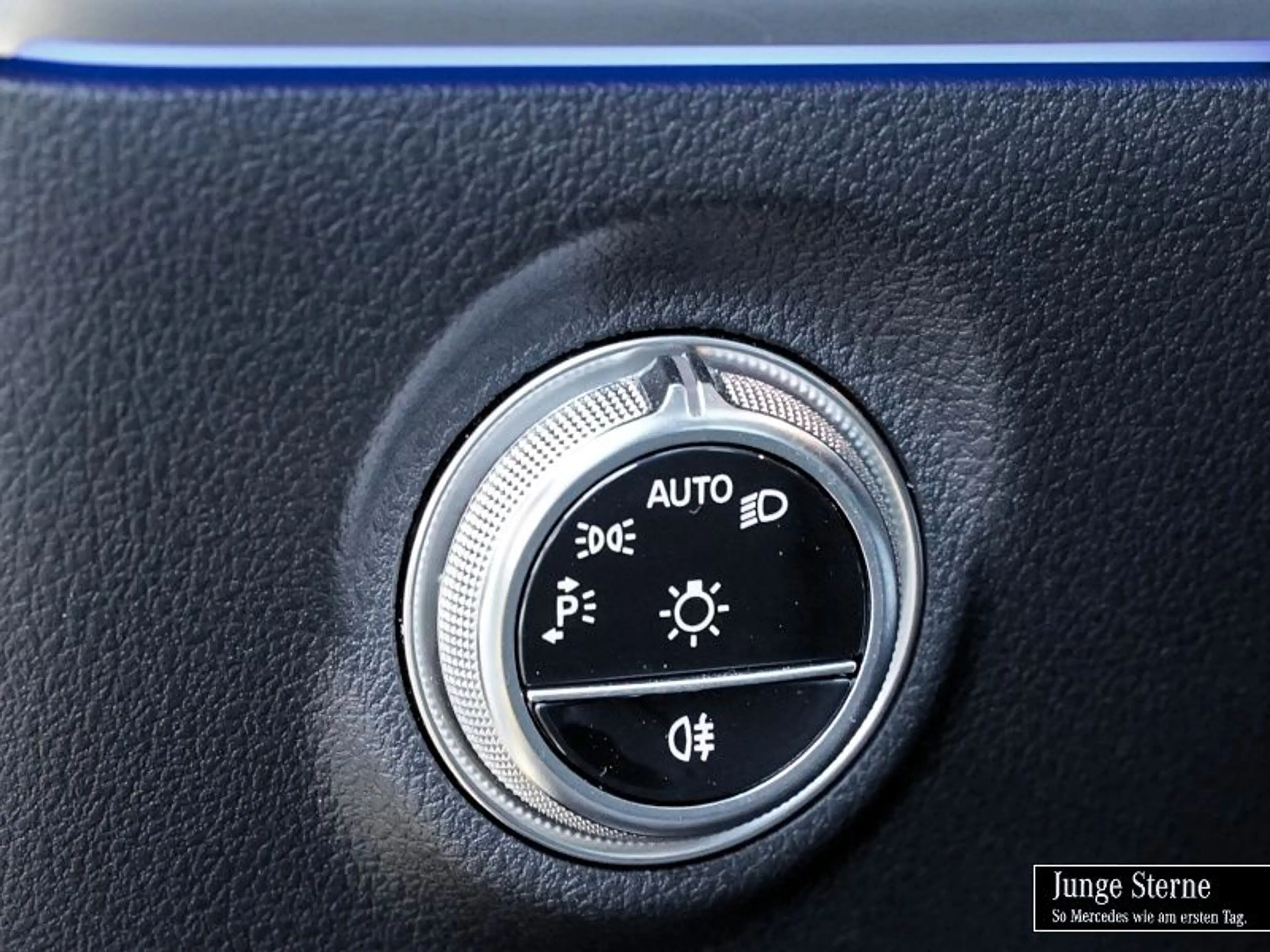 Mercedes-Benz CLE 200 Coupé AMG ADVPLUS+PANO+BURMESTER+NIGHT+W — photo 13