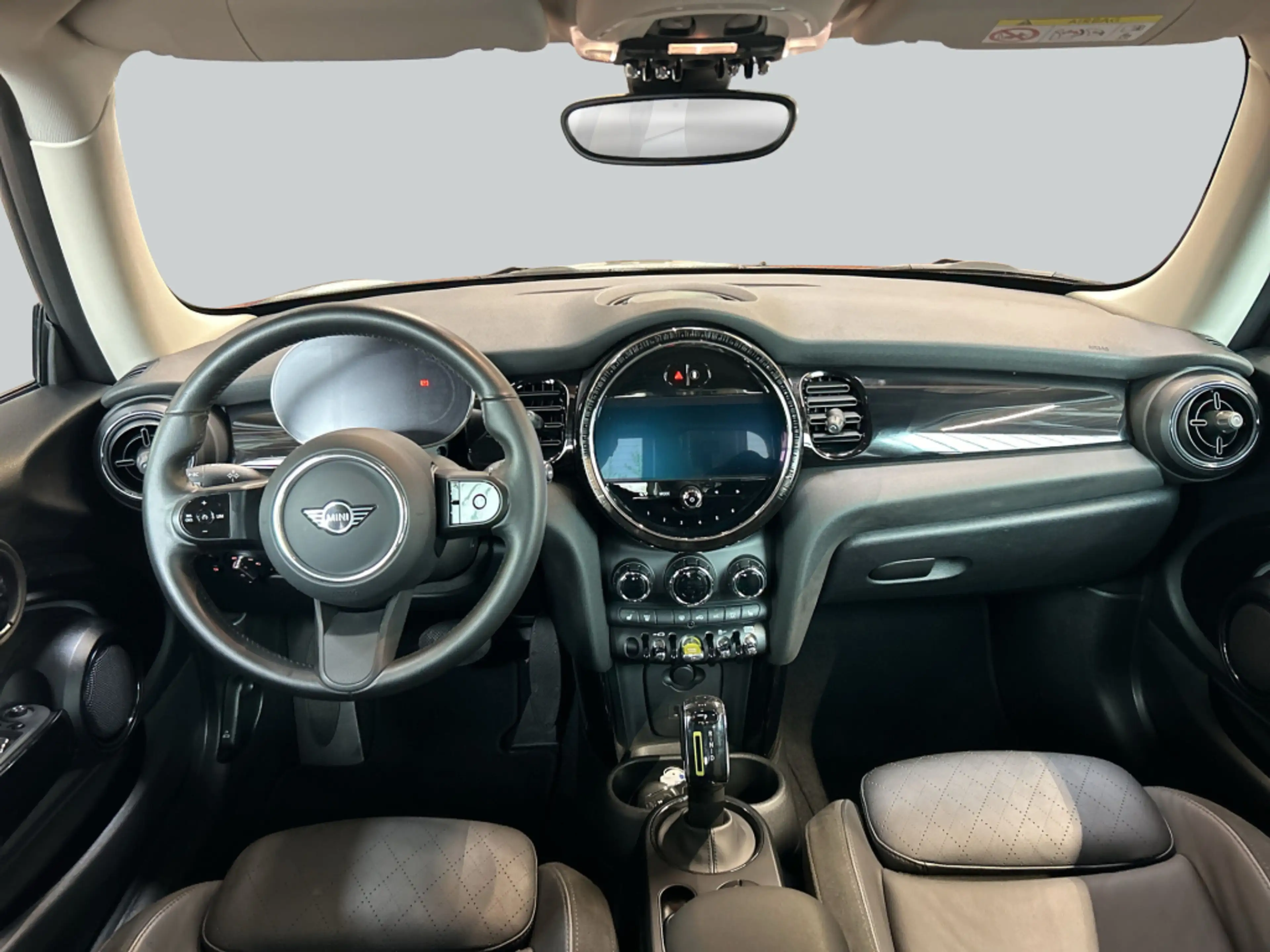 MINI Cooper SE Cooper SE Classic Trim LED Navi Sitzheizung — photo 14
