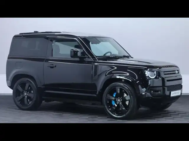 Land Rover Defender 90 view 3