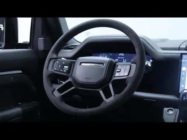Land Rover Defender 90 view 15
