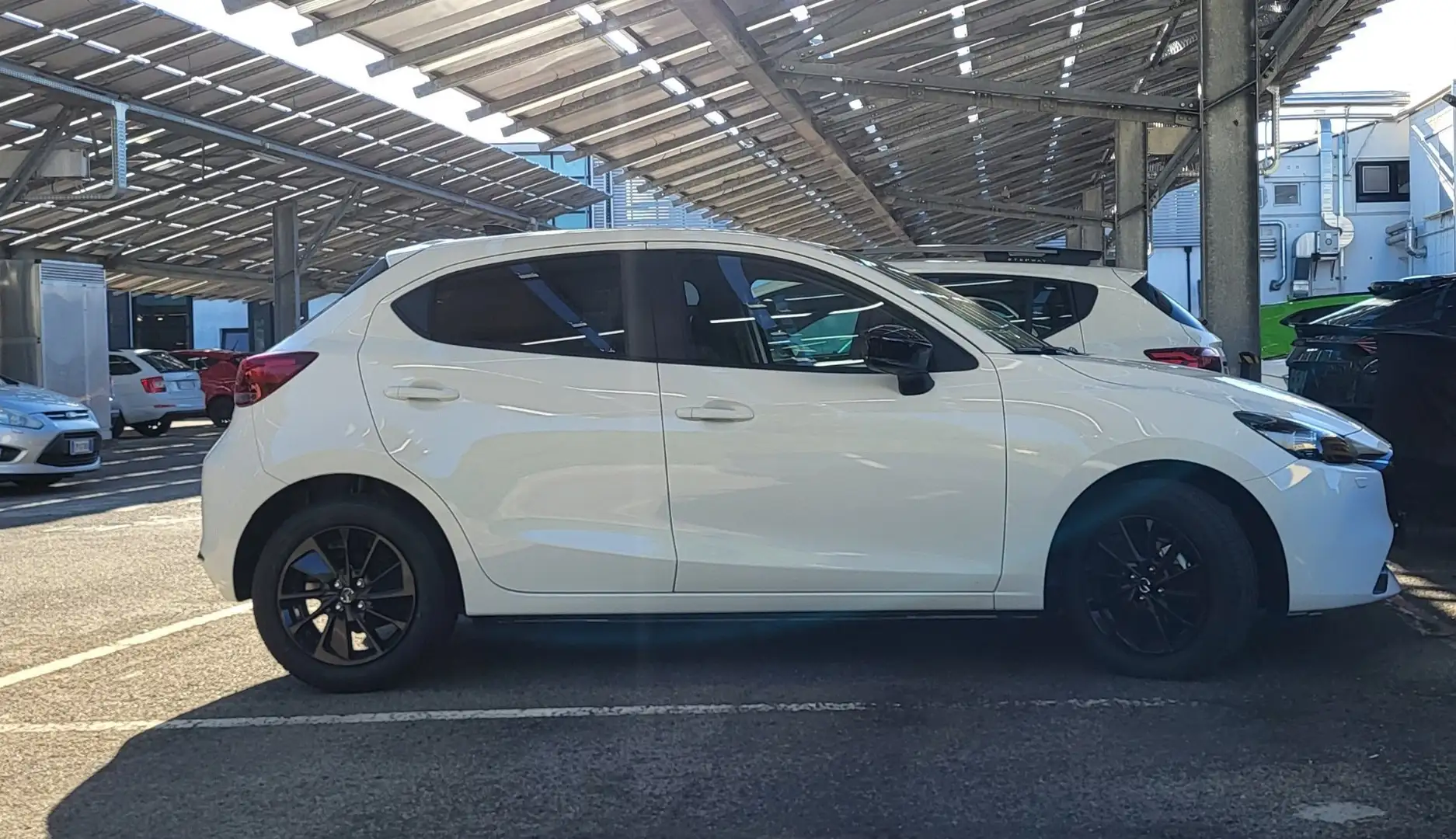 Mazda 2 1.5 m-hybrid Homura 90cv Bianco - 2