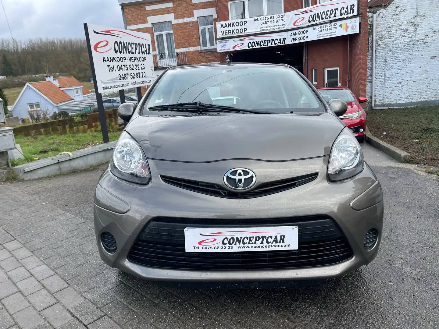 Toyota Aygo 1.0i Comfort Brun - 2