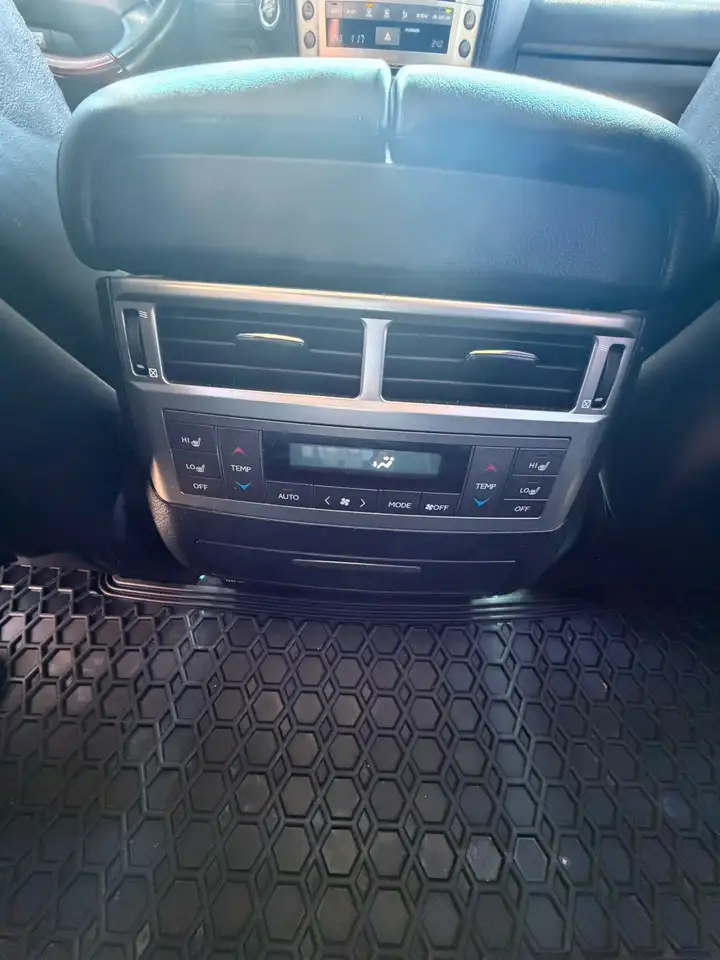Lexus LX снимка Lexus LX