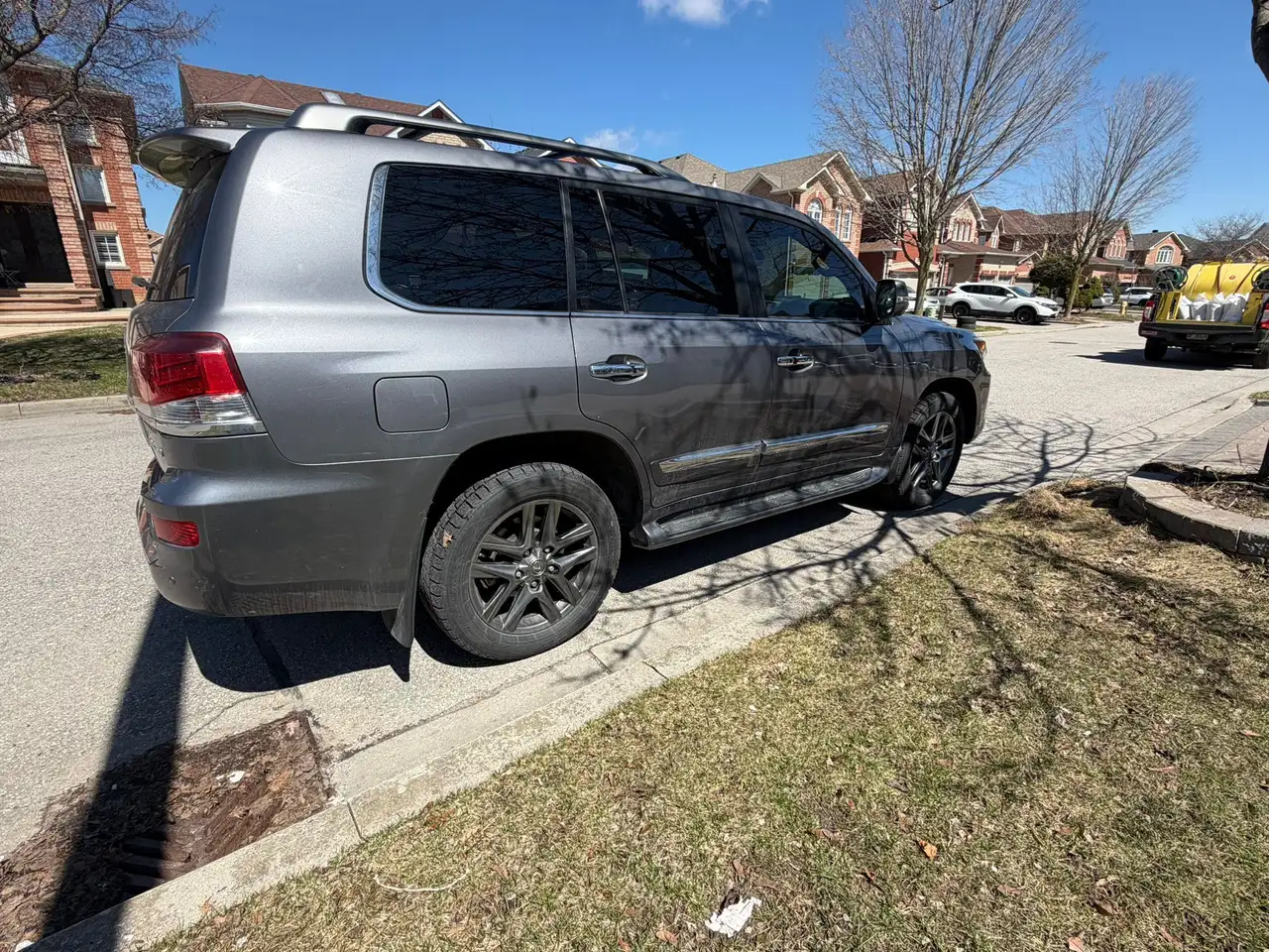 Lexus LX снимка Lexus LX