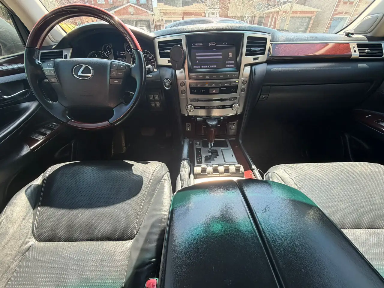 Lexus LX снимка Lexus LX