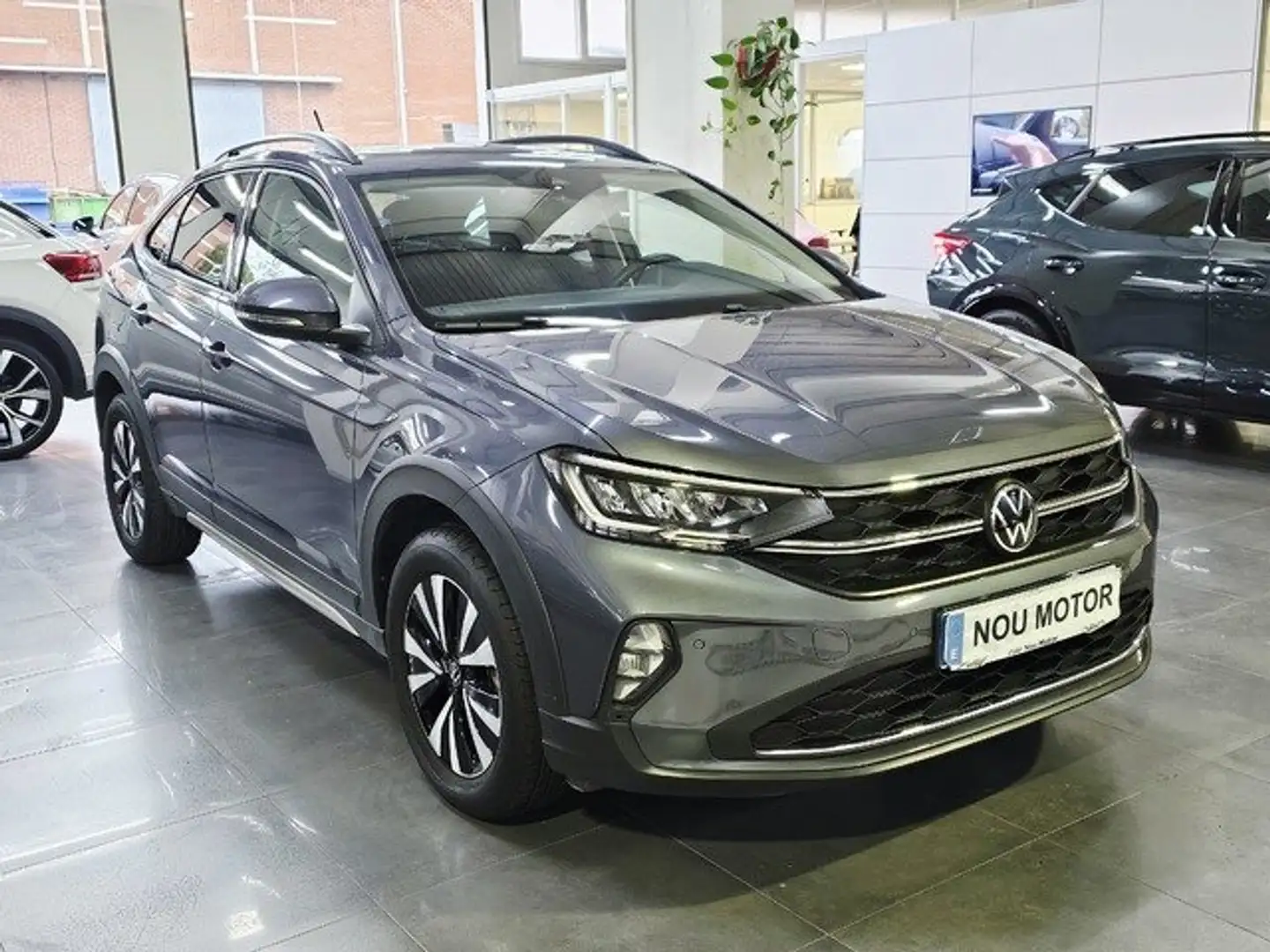 Volkswagen Taigo 1.0 TSI Life DSG 81kW Gris - 2