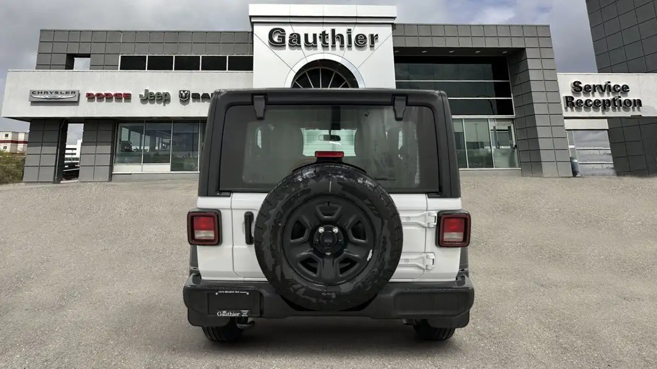 Jeep Wrangler снимка Jeep Wrangler