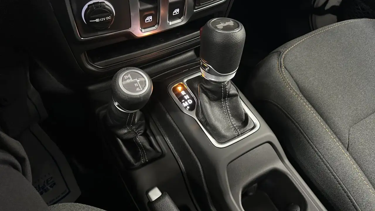 Jeep Wrangler снимка Jeep Wrangler