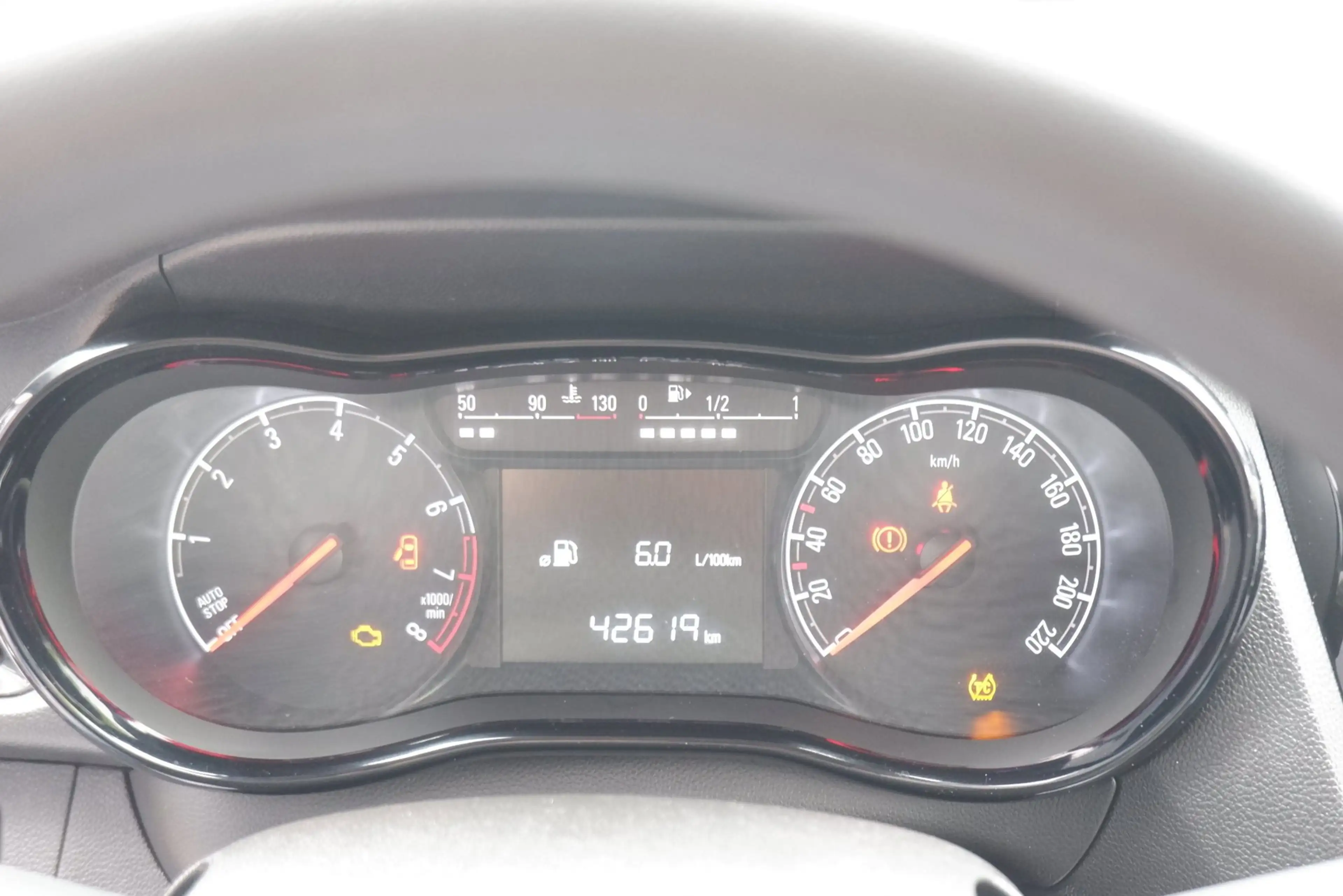Opel Karl 1.0 Rocks Online Edition — photo 31