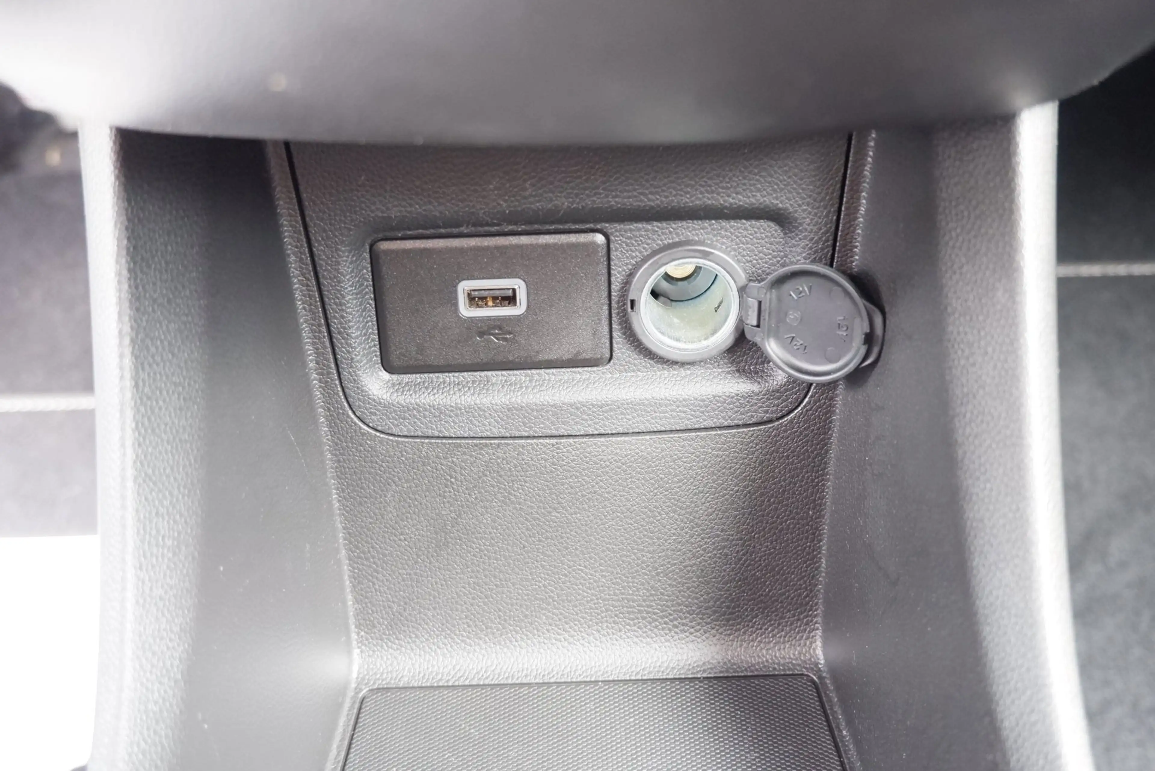 Opel Karl 1.0 Rocks Online Edition — photo 41