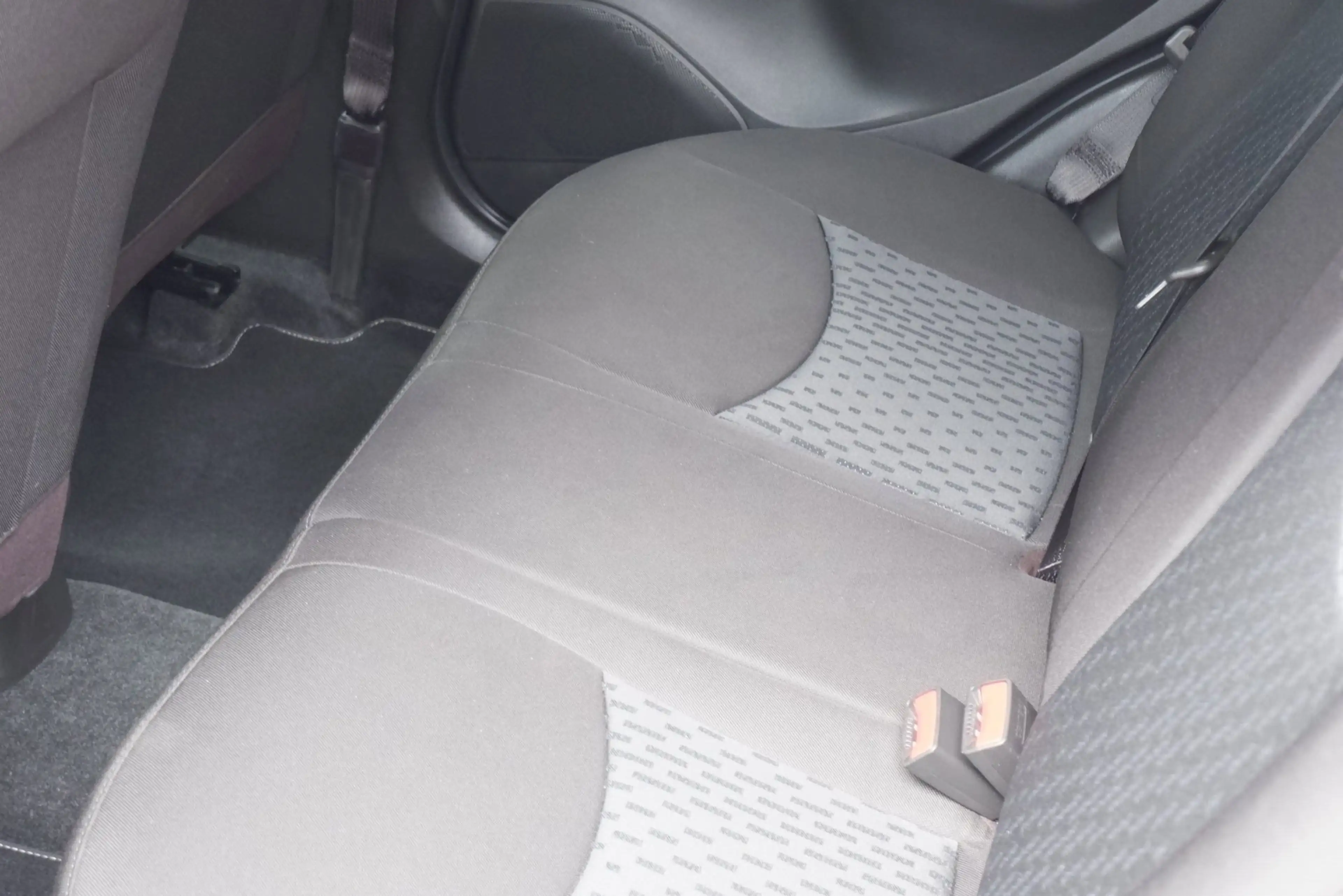 Opel Karl 1.0 Rocks Online Edition — photo 39