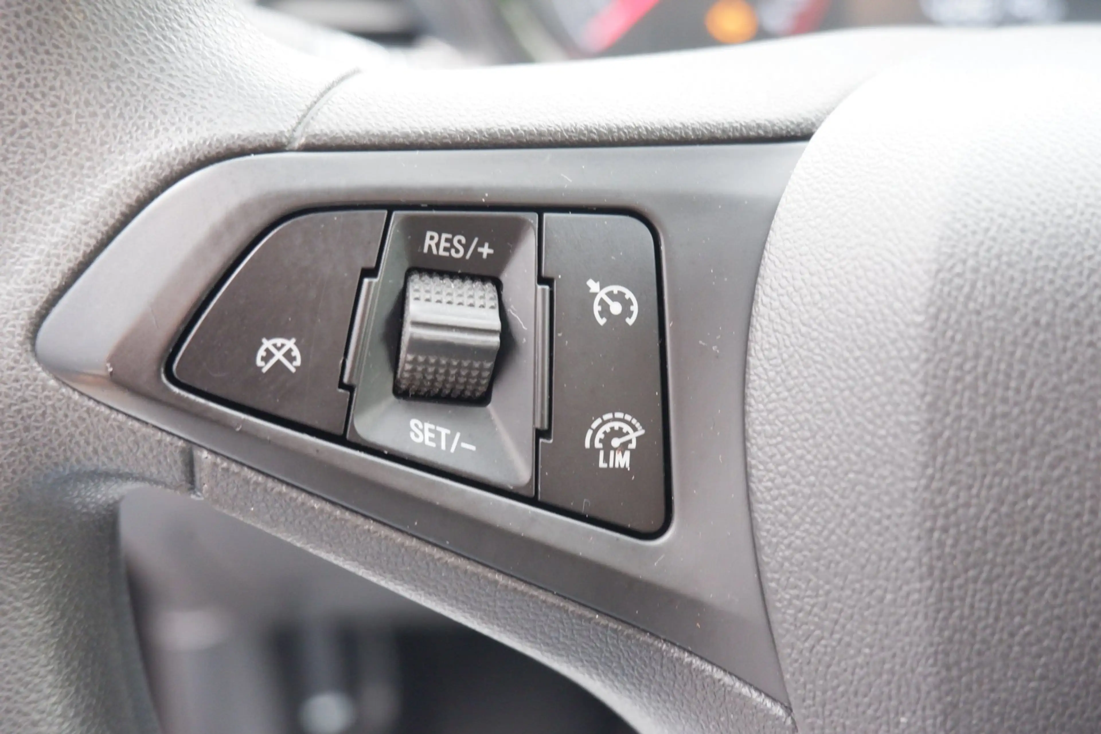Opel Karl 1.0 Rocks Online Edition — photo 29