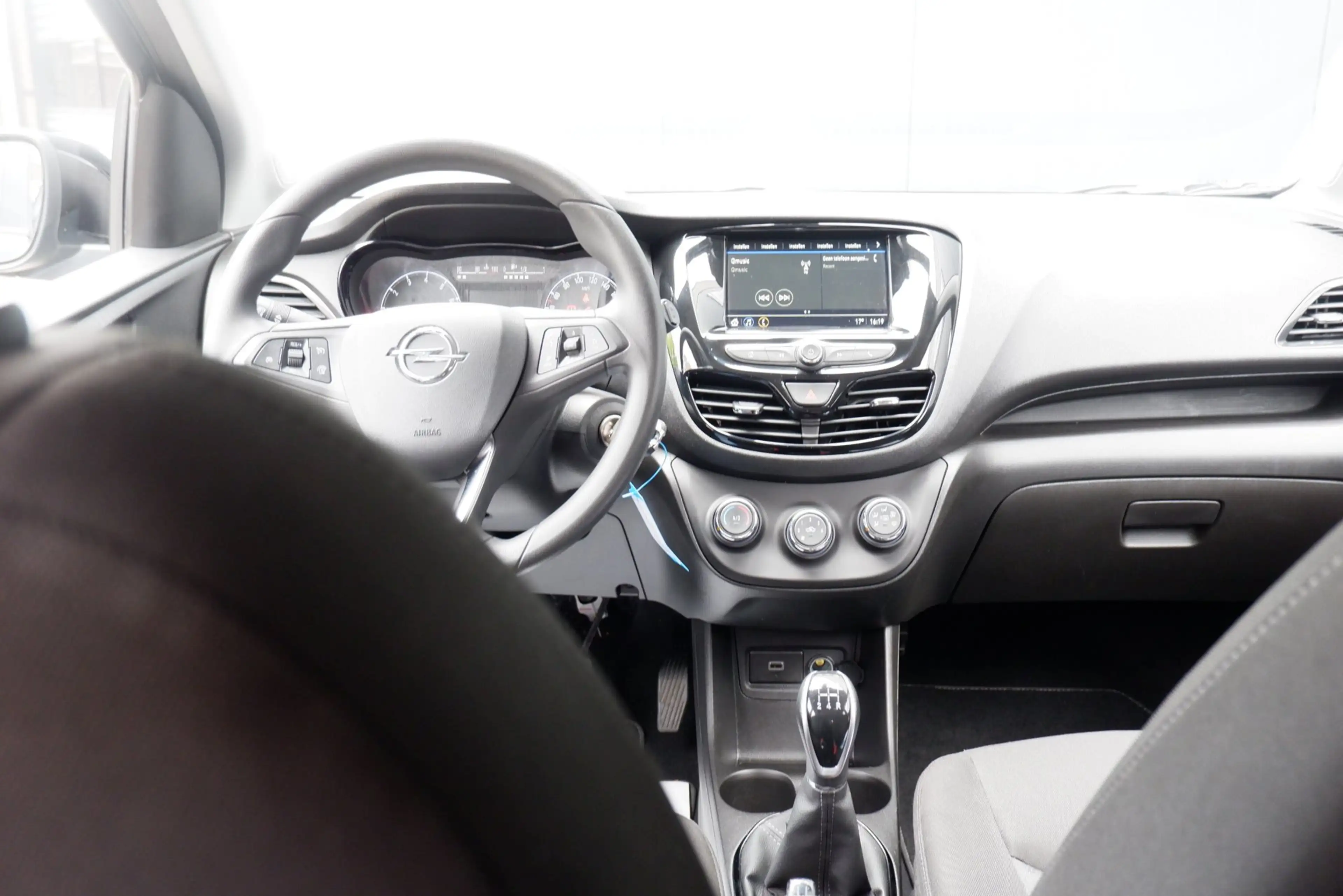 Opel Karl 1.0 Rocks Online Edition — photo 40
