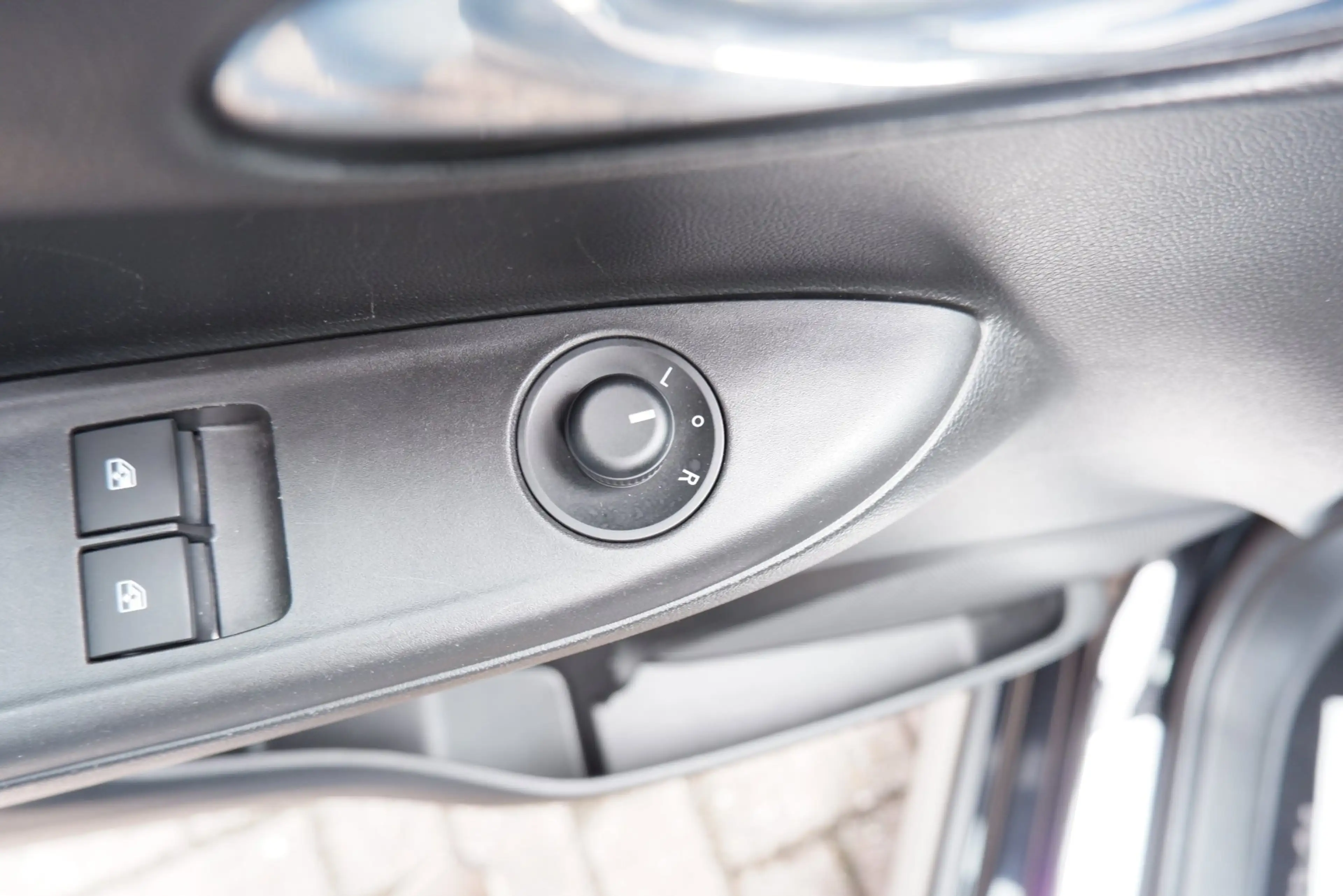 Opel Karl 1.0 Rocks Online Edition — photo 35