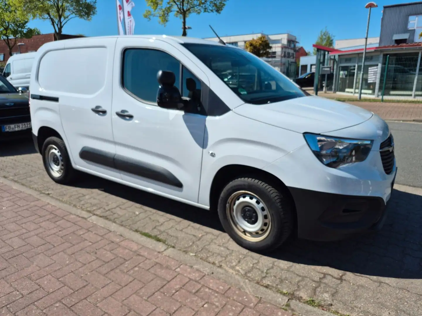 Opel Combo E Cargo Diesel Klima Biały - 2
