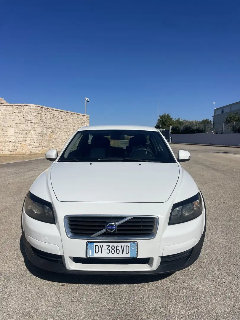 Volvo C30 1.6D DRIVe POLAR Белый - 1