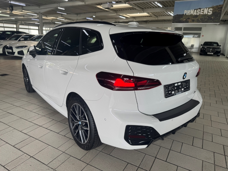 BMW 218 Active Tourer iA M Sport 18'' Pano LenkradHZG. Par — photo 2