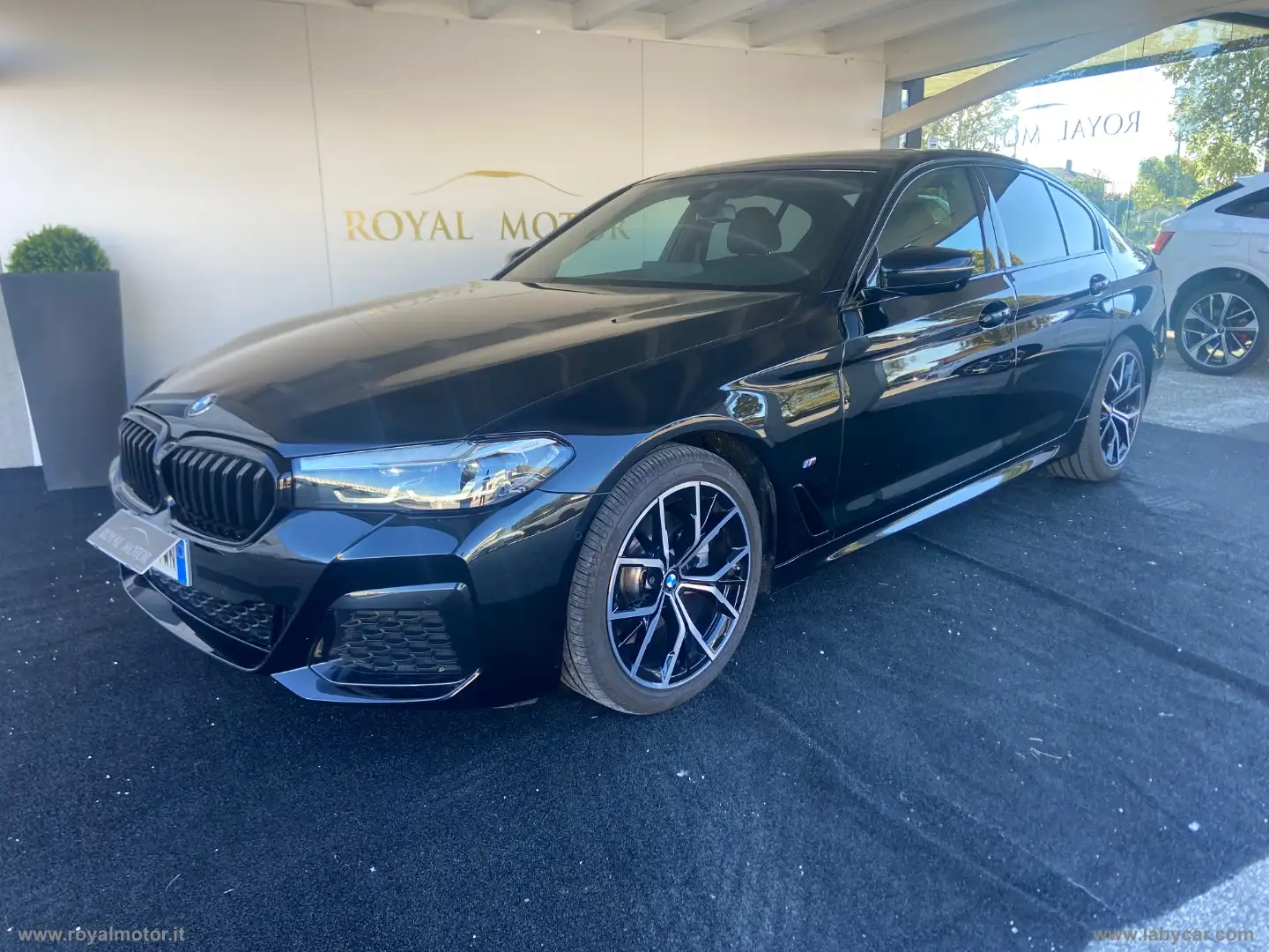 BMW 520 520d 48V xDrive Msport GARANZIA BMW 36 MESI / TAGL Zwart - 1