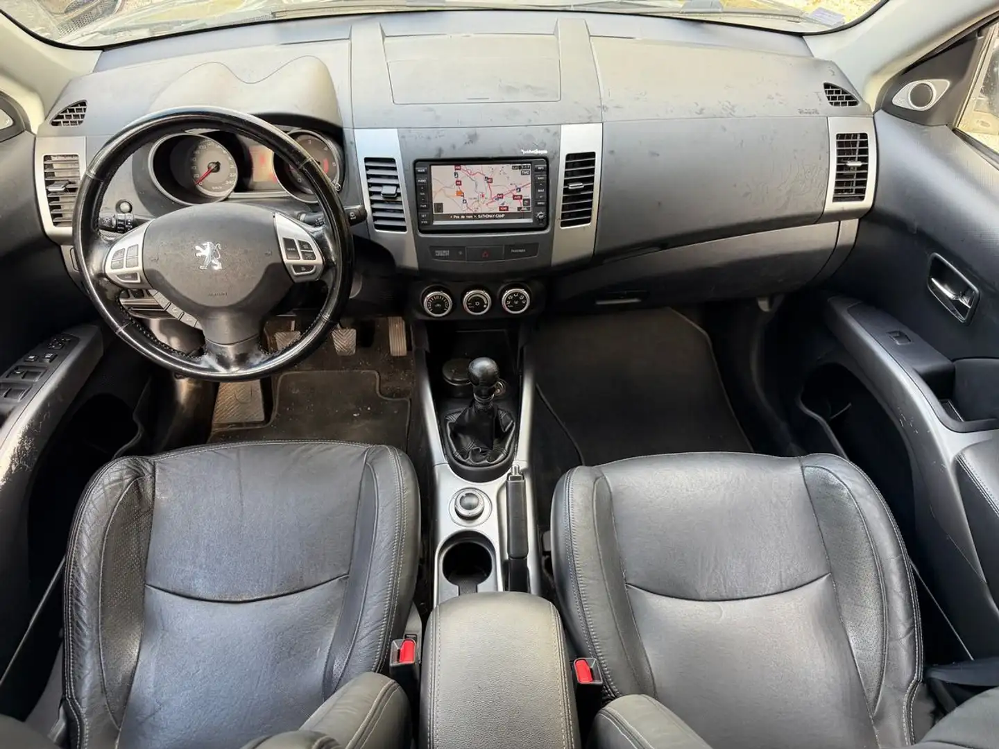 Peugeot 4007 2.2 HDi 156cv Féline 7 places Noir - 2