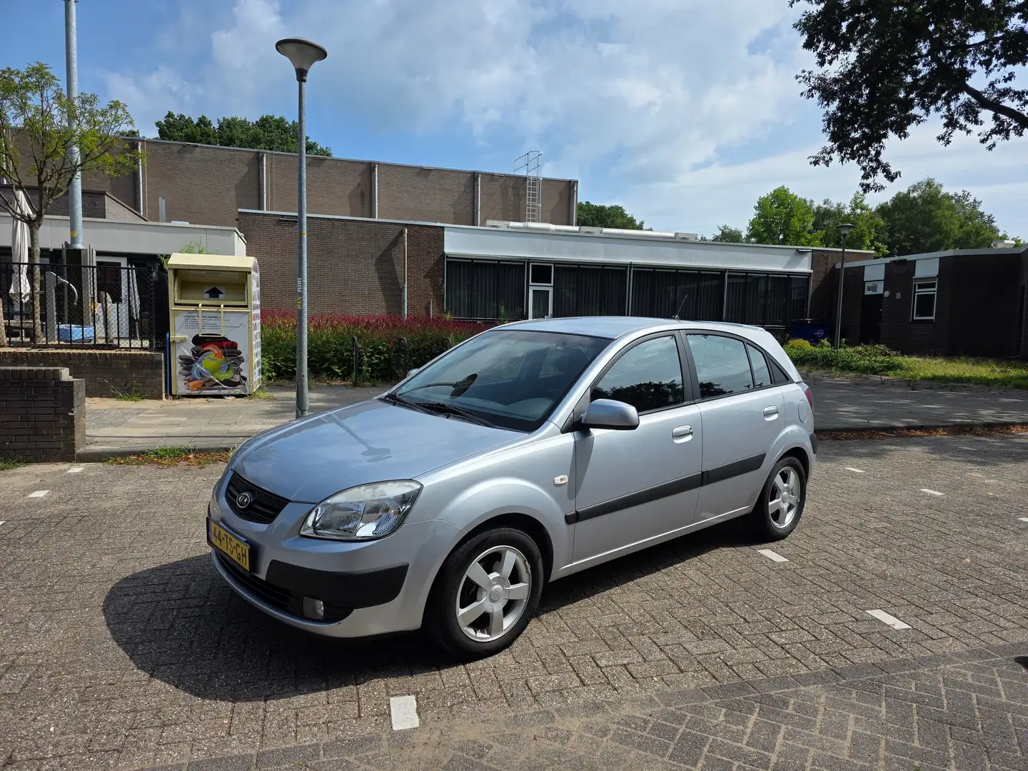 Kia Rio Rio 1.6 CVVT X-ecutive Plateado - 1