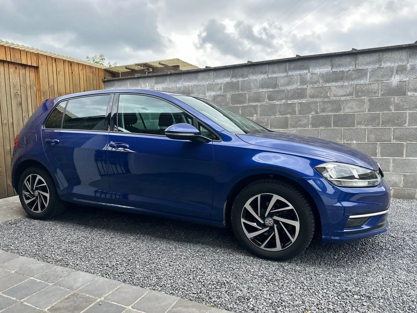 Volkswagen Golf 1.0 TSI Join ACC Led Navi Camera BT Pdc Carplay Blauw - 1