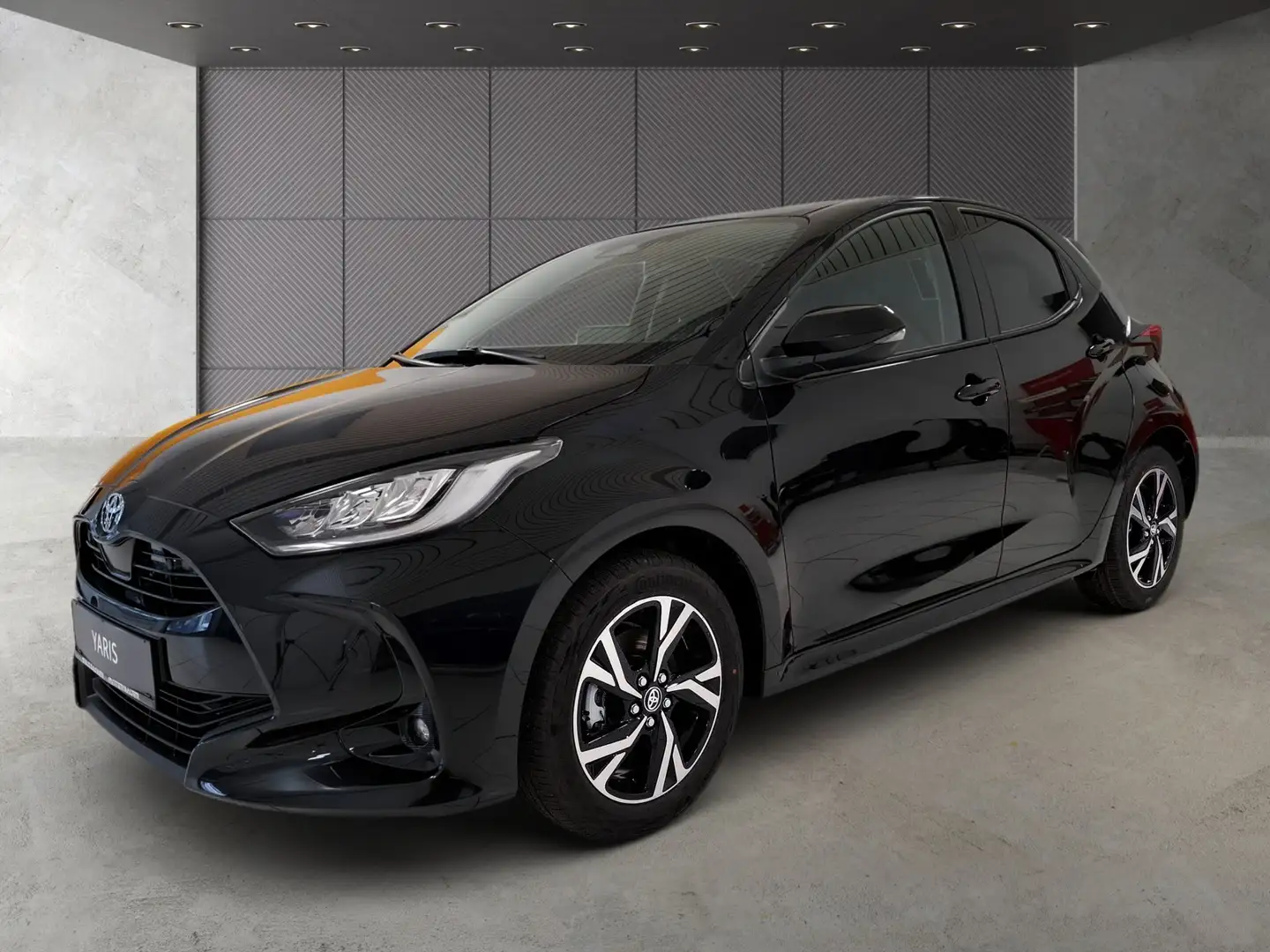 Toyota Yaris 1.5 VVT-i Hybrid Active Drive Safety-Paket Schwarz - 2