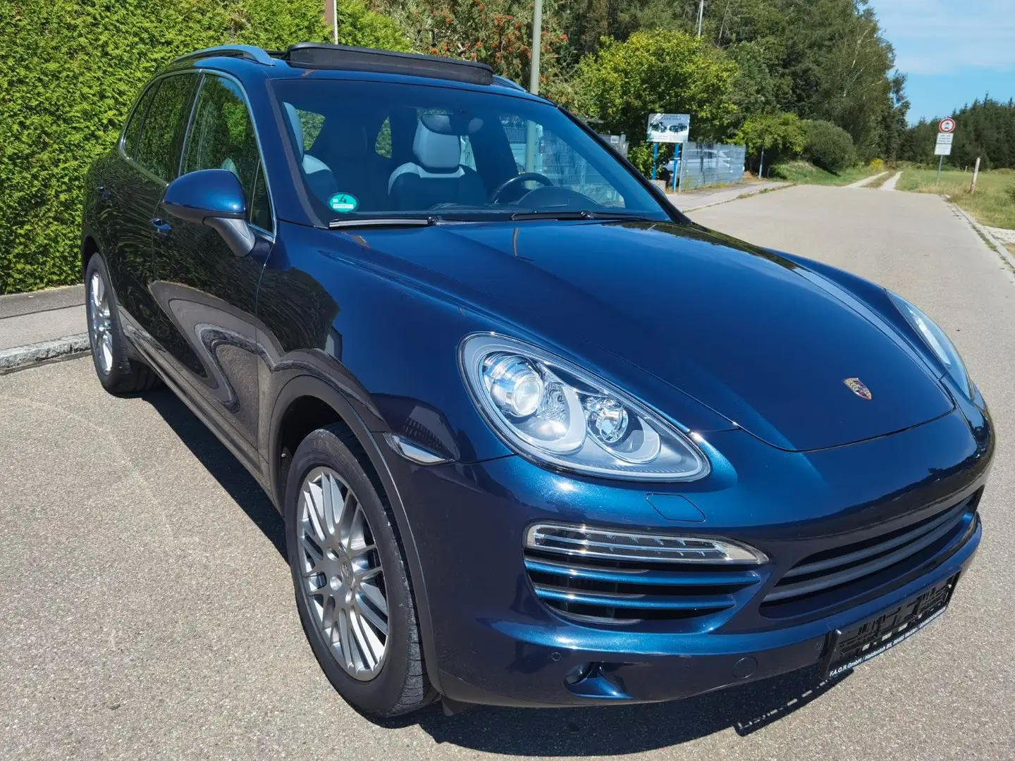 Porsche Cayenne Diesel Синій - 2