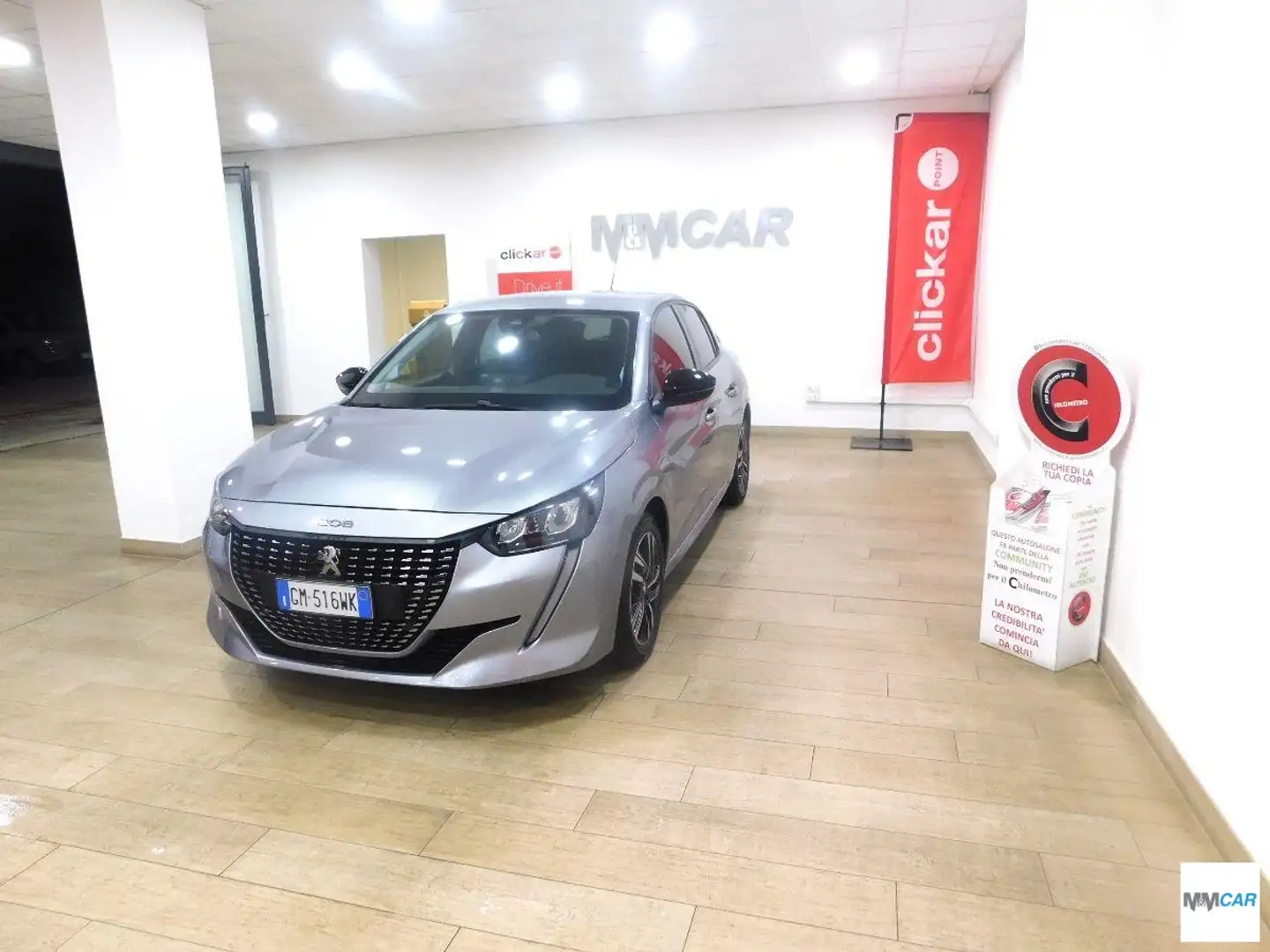 Peugeot 208 BlueHDi 100 S&S 5p. Allure Navi Pack Grau - 2