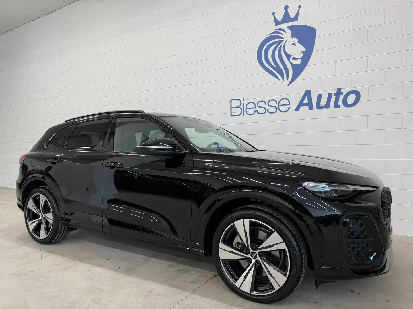 Audi Q5 2.0 TDI Launch Edition S-Line Quattro S-Tronic Nero - 1