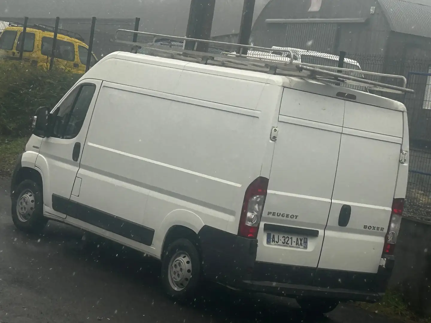 Peugeot Boxer TOLE 330 L2H2 2.2 HDi 100 CONFORT Blanc - 2