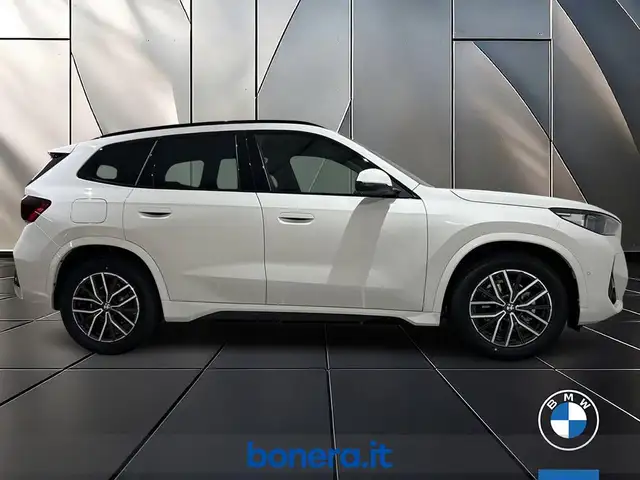 BMW X1 view 4
