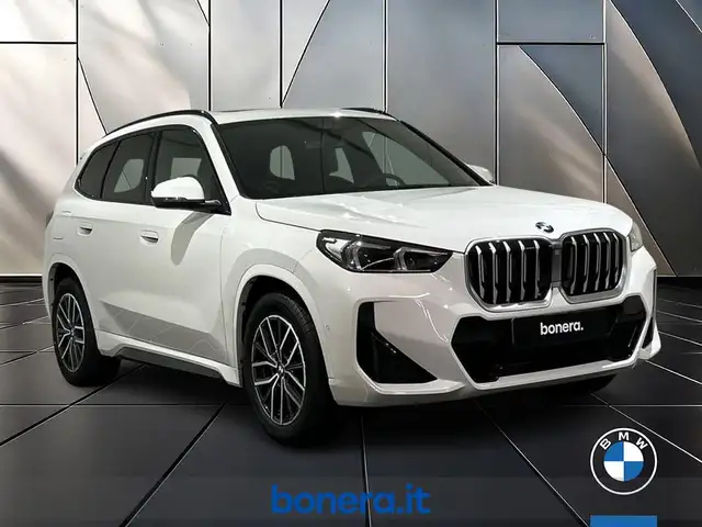 BMW X1 view 3