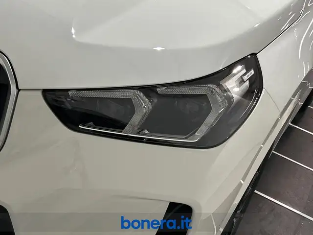 BMW X1 view 11