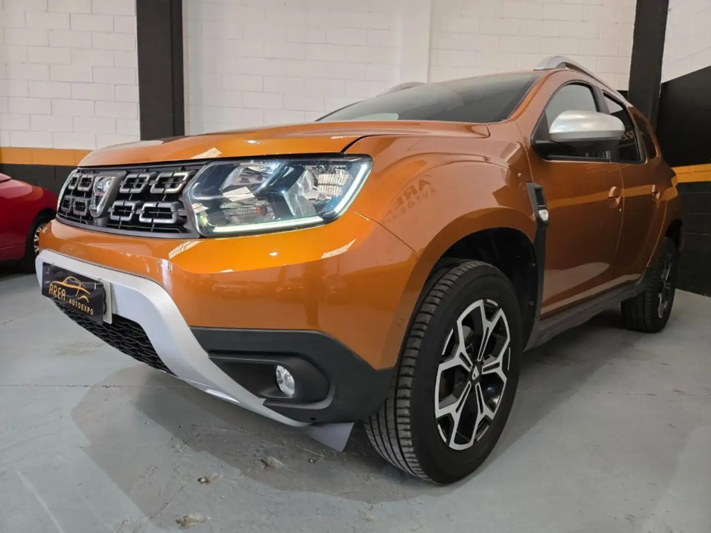 Dacia Duster 1.0 TCE Prestige 4x2 75kW Orange - 1