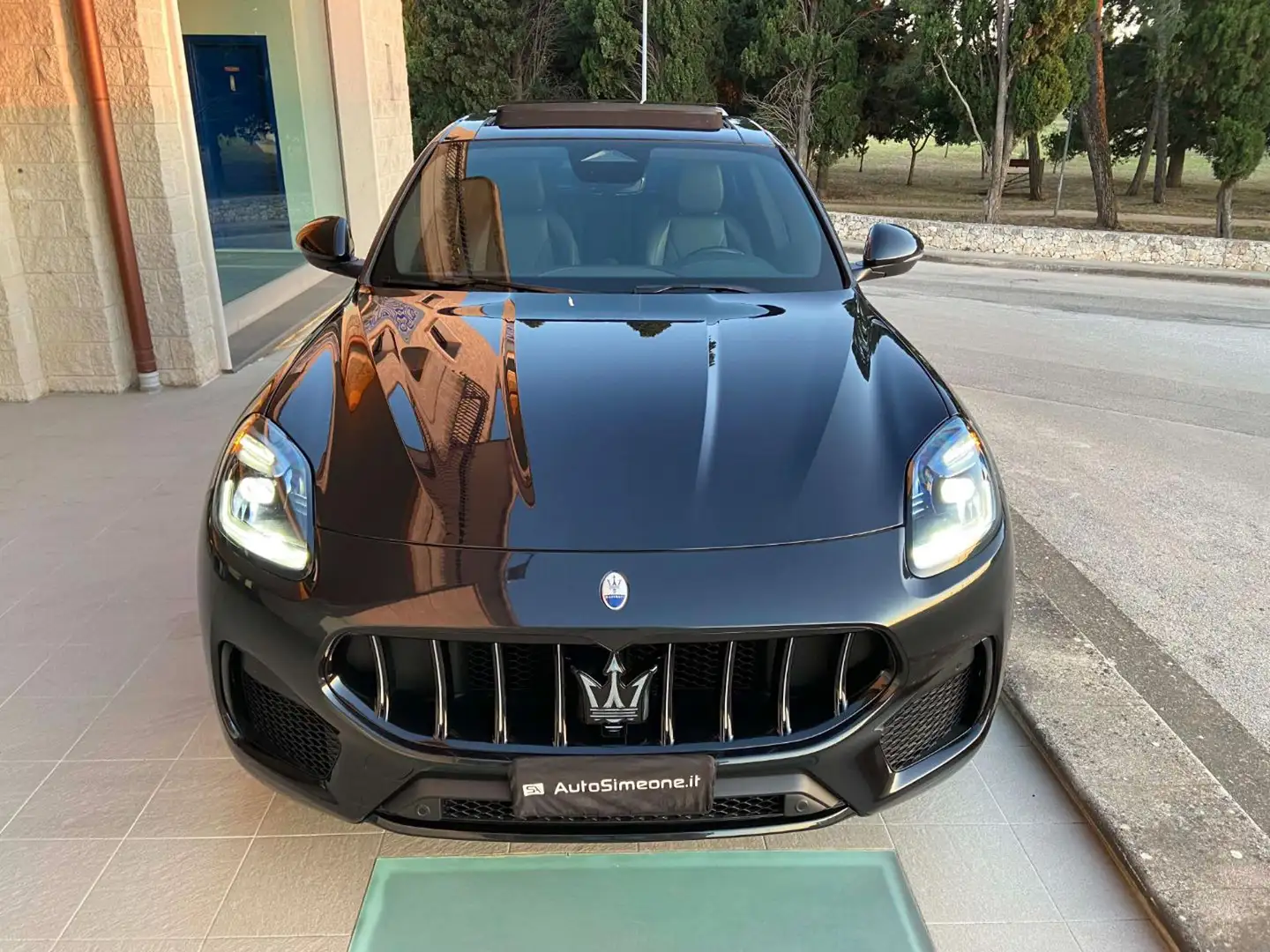 Maserati Grecale MHEV 250 CV AWD GT TETTO APR/PAN Fekete - 2