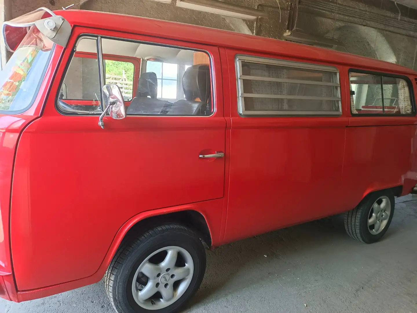 Volkswagen T2 Rot - 2