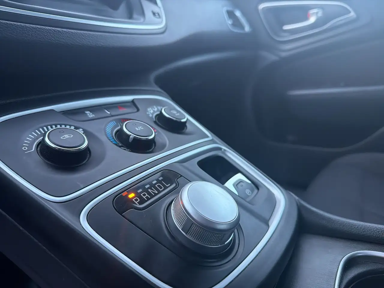 Chrysler 200 снимка Chrysler 200