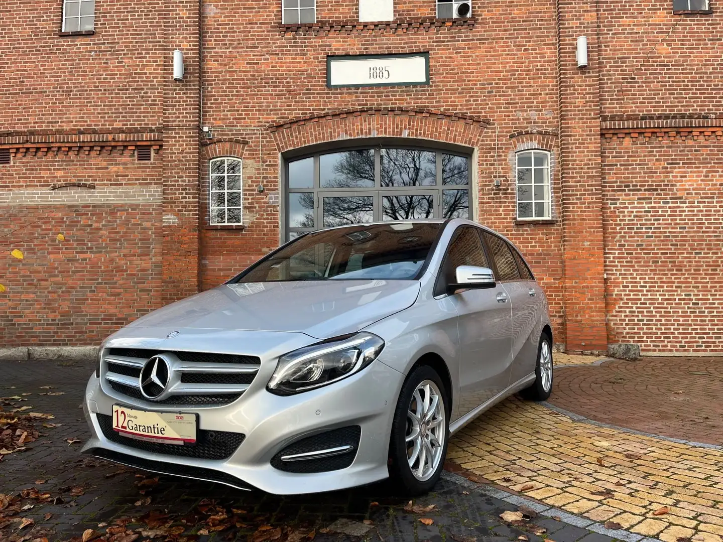 Mercedes-Benz B 200 Urban LED/nur 14700 km ! Silber - 1