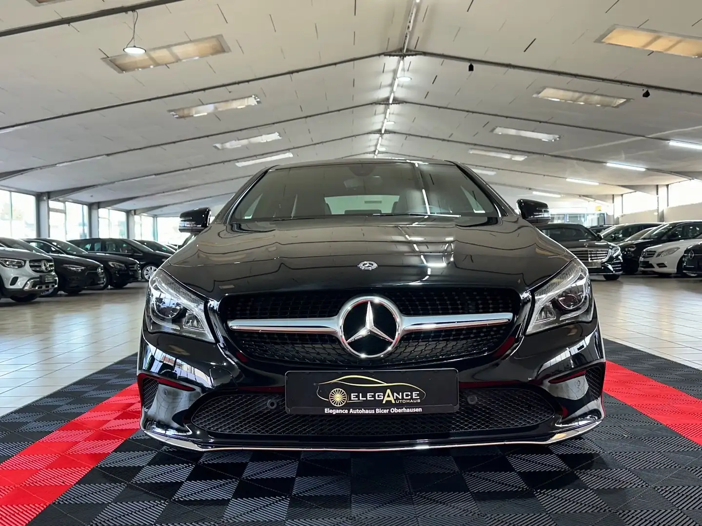 Mercedes-Benz CLA 180 *LED*NAVI*SHZ*PDC*TEMPOMAT*AUTOMATIK Noir - 2